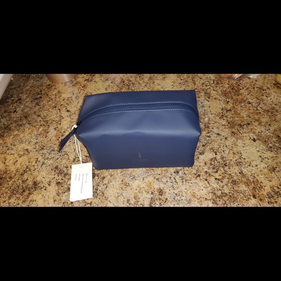 Rains Other - BNWT Rains Waterproof Toiletry Bag, Navy